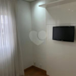 O Seu Apartamento Exclusivo: 74 m² Reformados ao Lado do Ibirapuera!
