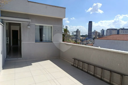 Sobrado novo, com 250m², 3 quartos, sendo 1 suíte, 2 garagens, à venda na Vila Prudente