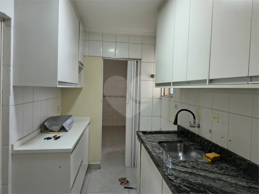 Apartamento com 2 Dormitórios , amplo com 77 metros e com vaga de garagem fixa