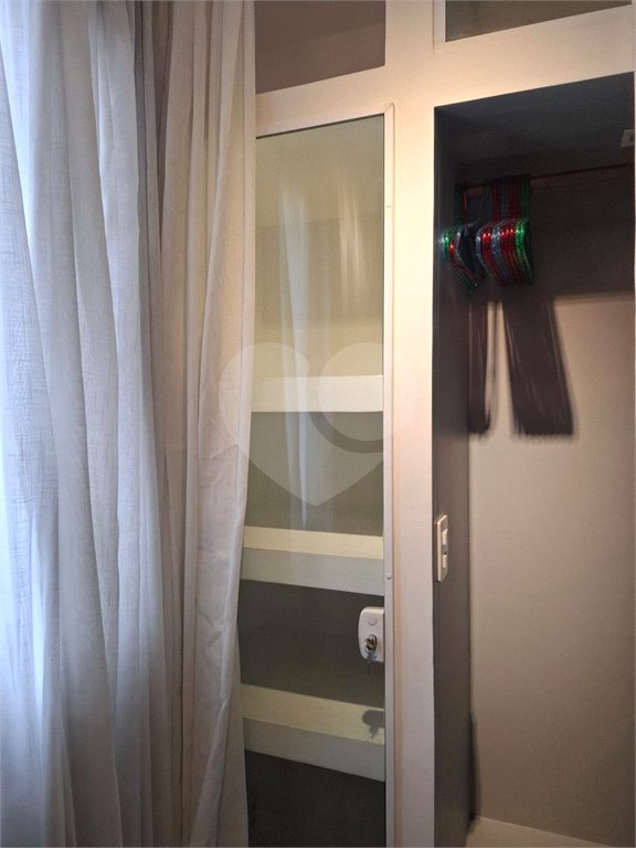 Apartamento moderno e mobiliado, 1 dormitório 1 banheiro, sala de star com varanda, cozinha americana, na Vila Olímpia.