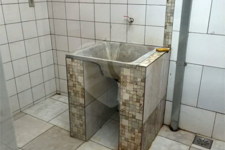 Casa Ampla e Versátil na Vila Marcelino — Excelente Espaço e Pronta para Ocupação Imediata!