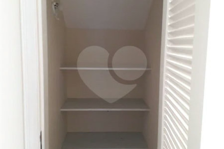 Sobrado à venda com 3 quartos, sendo 1 suíte,  em Condomínio Residencial Terras do Caribe, Valinhos, SP