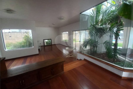 Casa térrea no Condomínio Faber I.