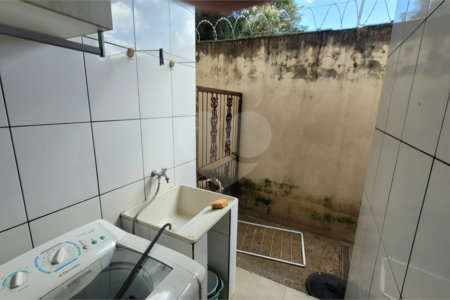 Sobrado Residencial no bairro Douradinho