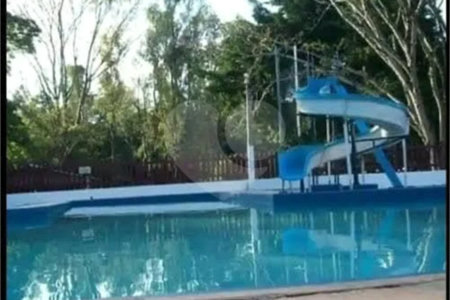Chalé à venda em Atibaia 140m²– Condomínio fechado com lazer completo