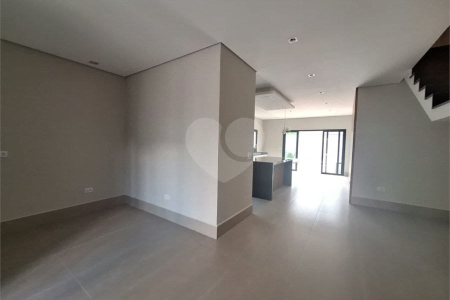 Casa NOVA com 03 suítes , piscina e condomínio com lazer completo!