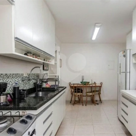 Apartamento à venda com 3 quartos, sendo 1 suíte, em Campo Belo, São Paulo, SP