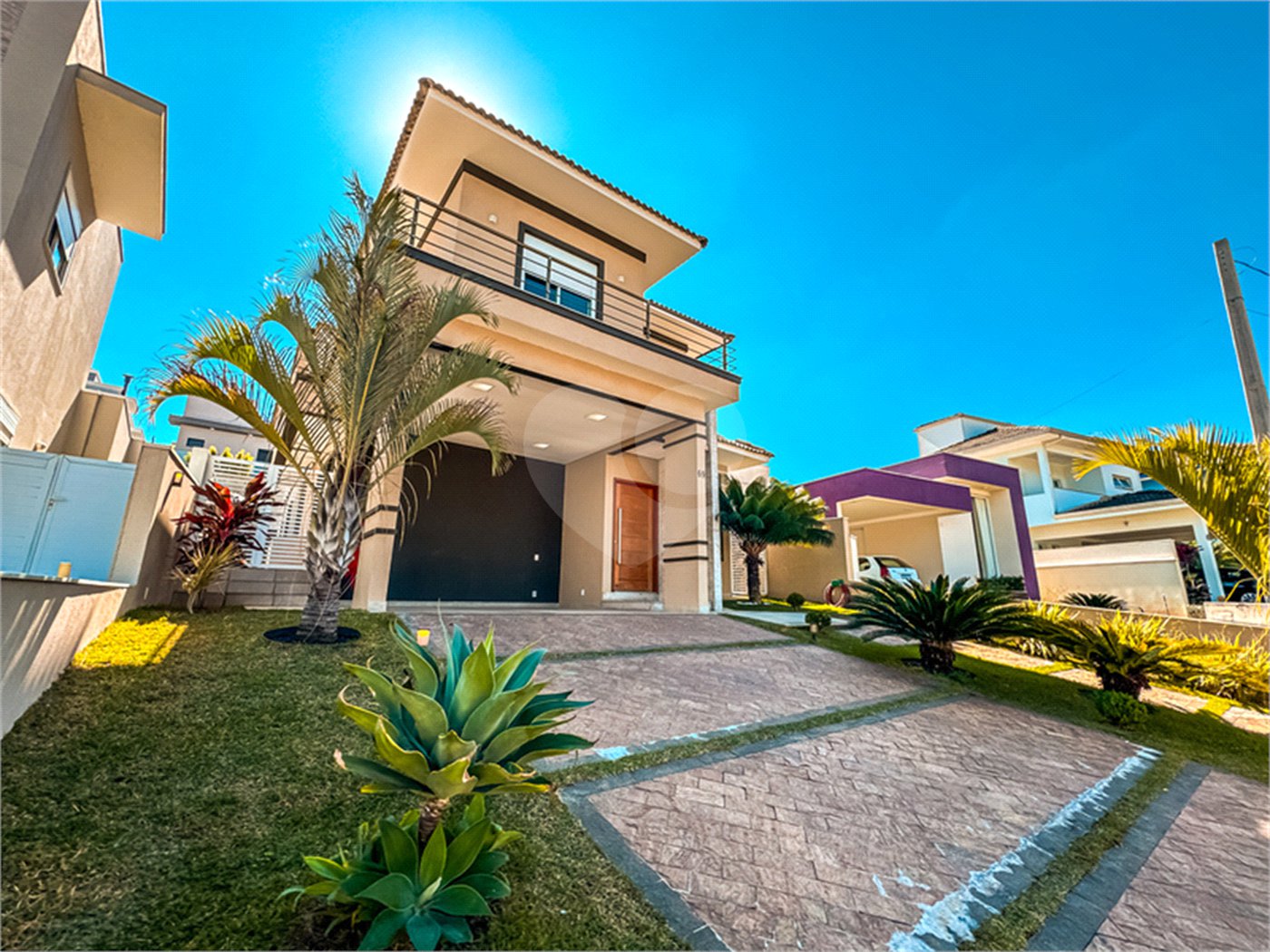 Sobrado à venda em Itupeva – 421,80 m² de terreno – 254,28 m² de área construída – 3 dormitórios – 4 banheiros – 4 vagas de garagem
