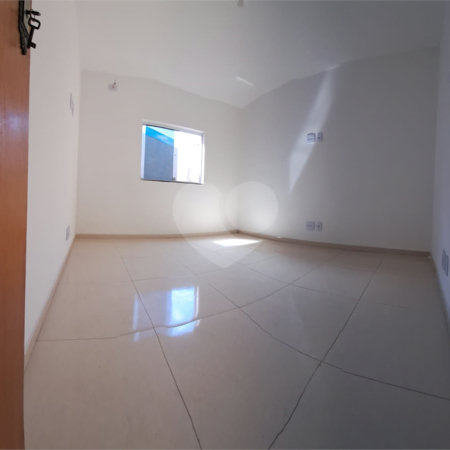 Sobrado novo de 3 quartos, 1 suíte, com 100 m², 2 vagas de garagem à venda no Jardim Eliane SP