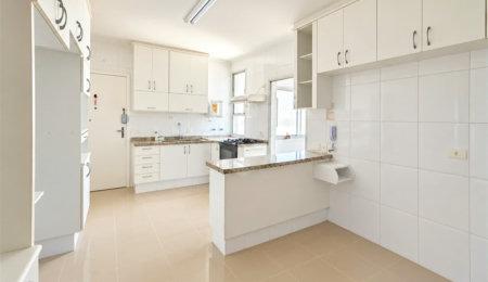 Apartamento à venda com 3 quartos, sendo 1 suíte,  em Alto da Boa Vista, São Paulo, SP