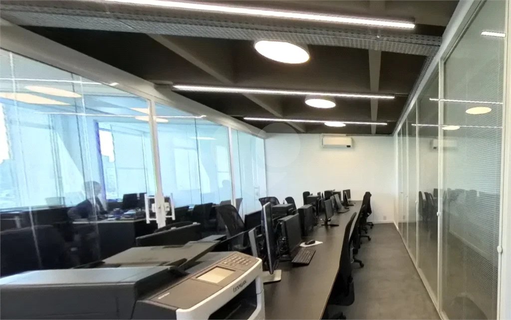 Sala comercial de 198m² com vista em Pinheiros