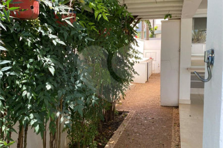 Casa à Venda de 4 dormitórios suítes em São Carlos, no Condomínio Damha I