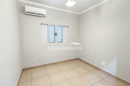 Casa para alugar com 3 quartos, sendo 1 suíte, no condomínio Recanto das Palmeiras, Três Lagoas - MS