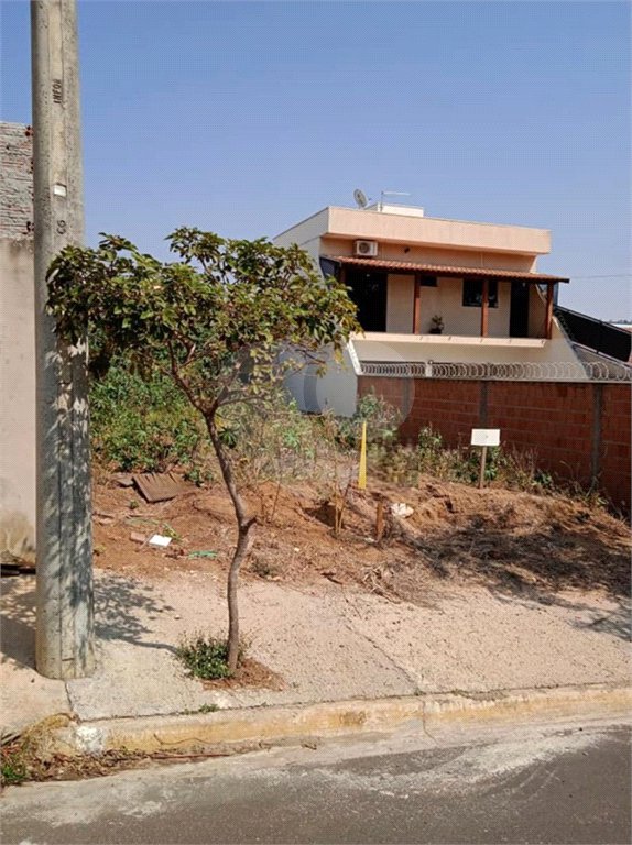 Terreno plano contendo 160,00 m² .