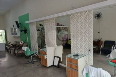 Casa comercial com 120m² , à venda em Guarulhos.