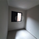 Apartamento com 37m2, 2 quartos, banheiro, sala, cozinha, quintal e SEM vaga de garagem