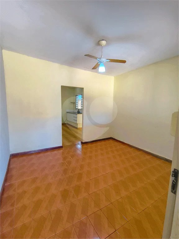Casa Térrea para Venda – Bairro Vila Avaí, Indaiatuba - com 02 quartos- 01 banheiro-sala -cozinha-quintal e garagem 0 1carro