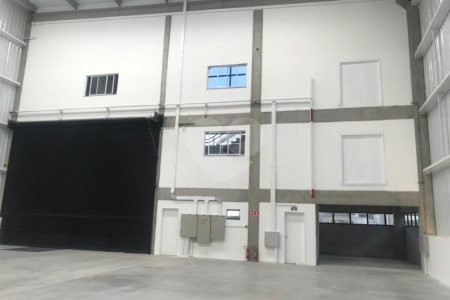Galpão industrial com renda à venda em Cotia