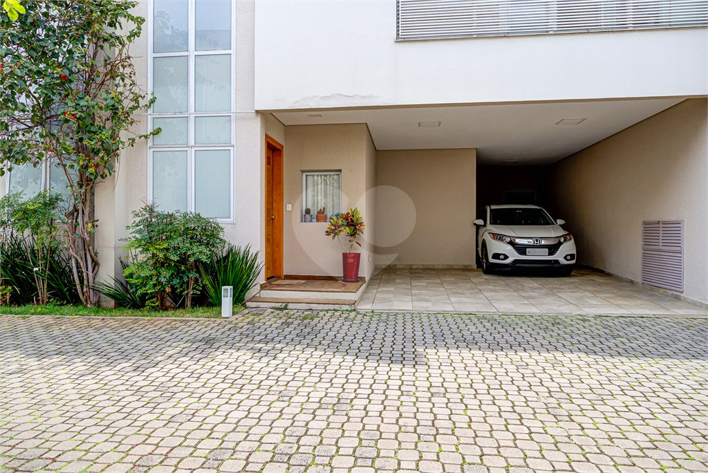 Casa à venda com 4 quartos, sendo 2 suítes, no condomínio Residencial Terras Altas, São Paulo - SP