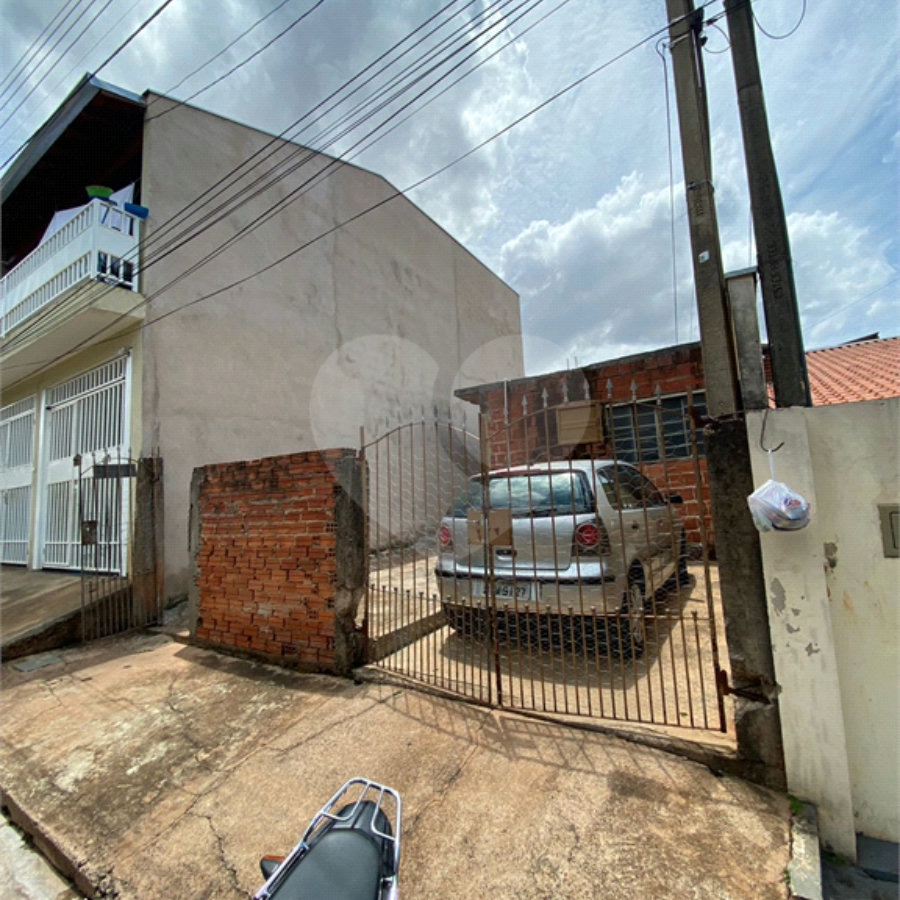 Casa Térrea com 1 dormitório.
