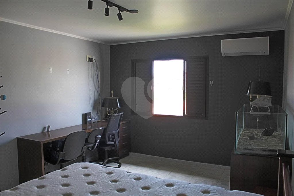 Excelente Sobrado na Saúde - 5 Quartos/2 Suítes/2 Vagas na garagem