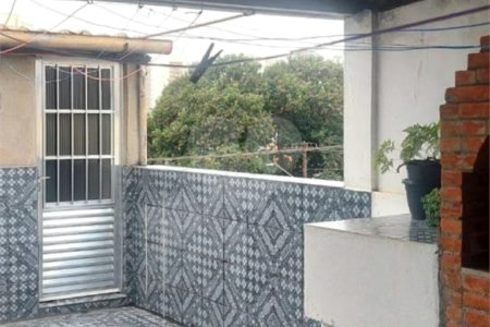 Sobrado de 284m2 na Saúde com 4 dorms, 1 suíte, 3 banheiros, 4 vagas. Estuda permuta.