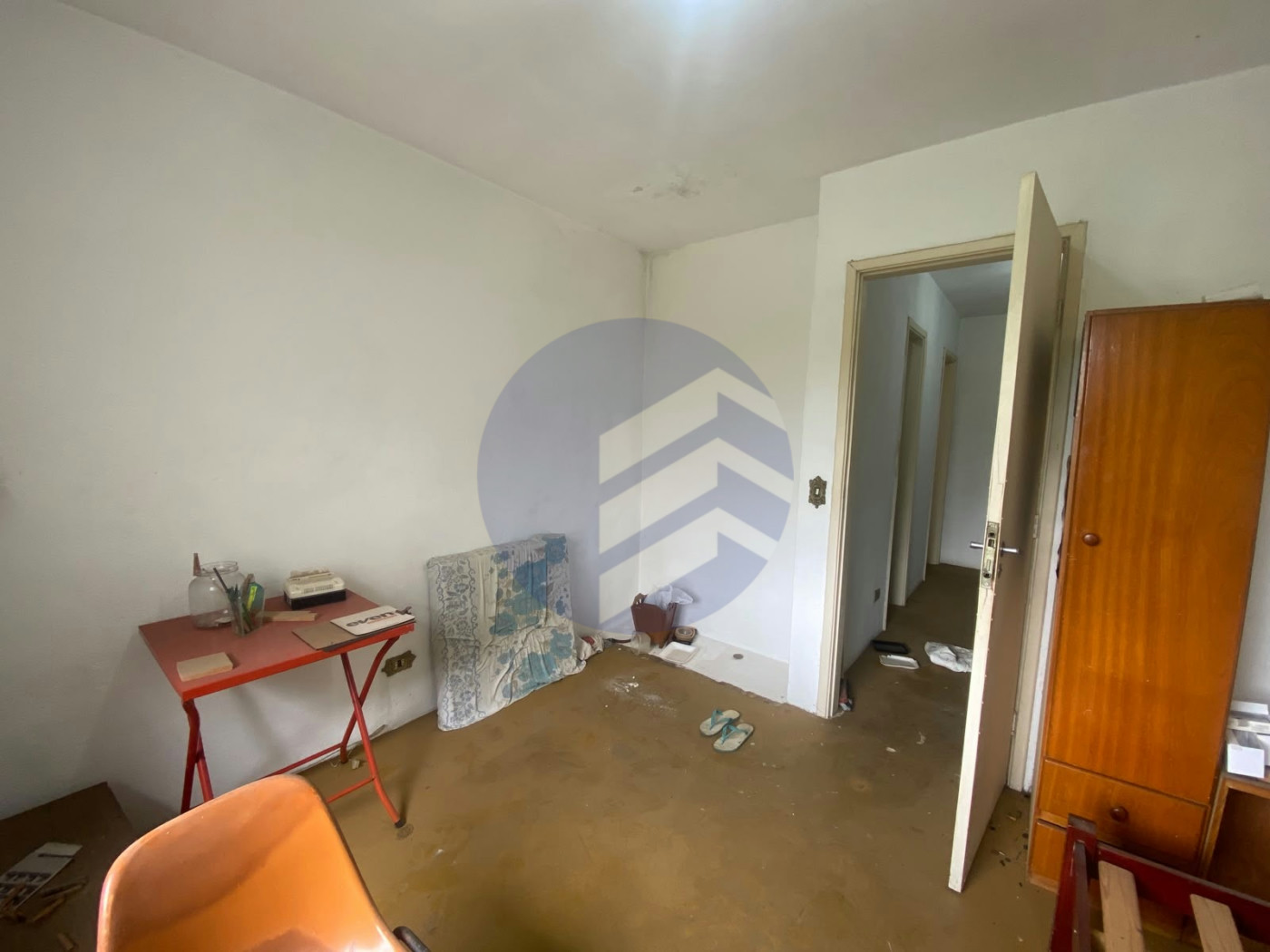 Casa à venda com 2 quartos em Jardim Alvorada, oportunidade para investidor