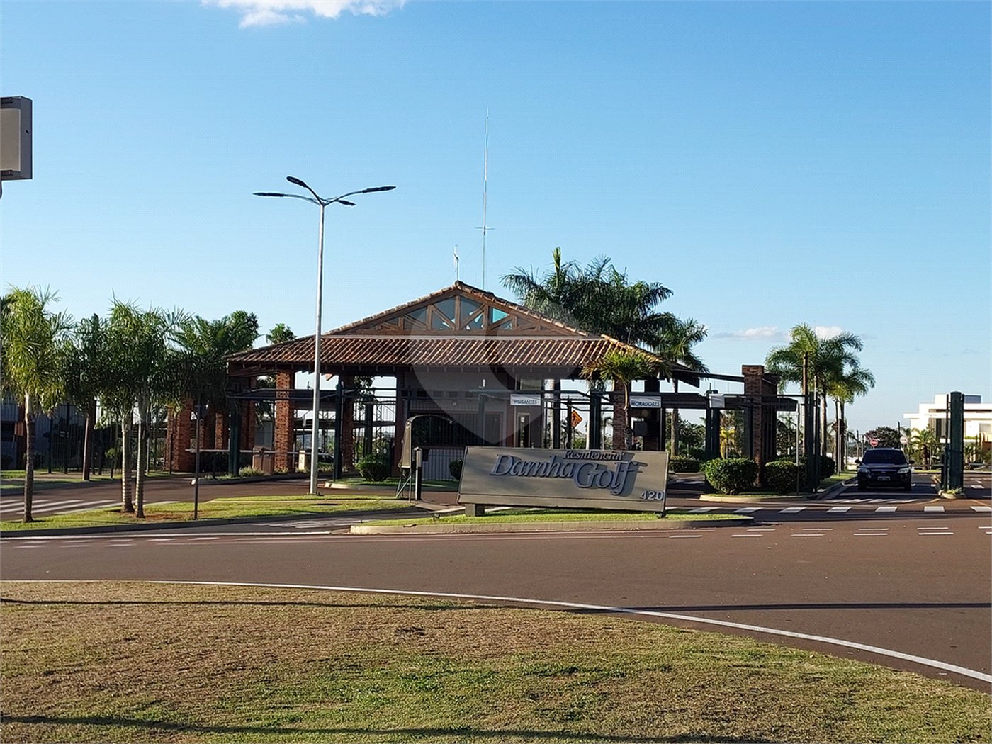 Terreno de 1400m² no Damha Golf com vista pro campo de Golf