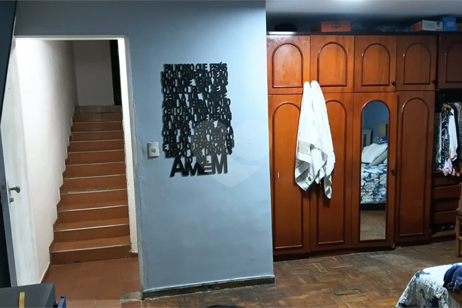 IMÓVEL COM SOBRADO + OUTRA CASA NO TERRENO, ÓTIMA PARA RENDA OU FAMÍLIA GRANDE