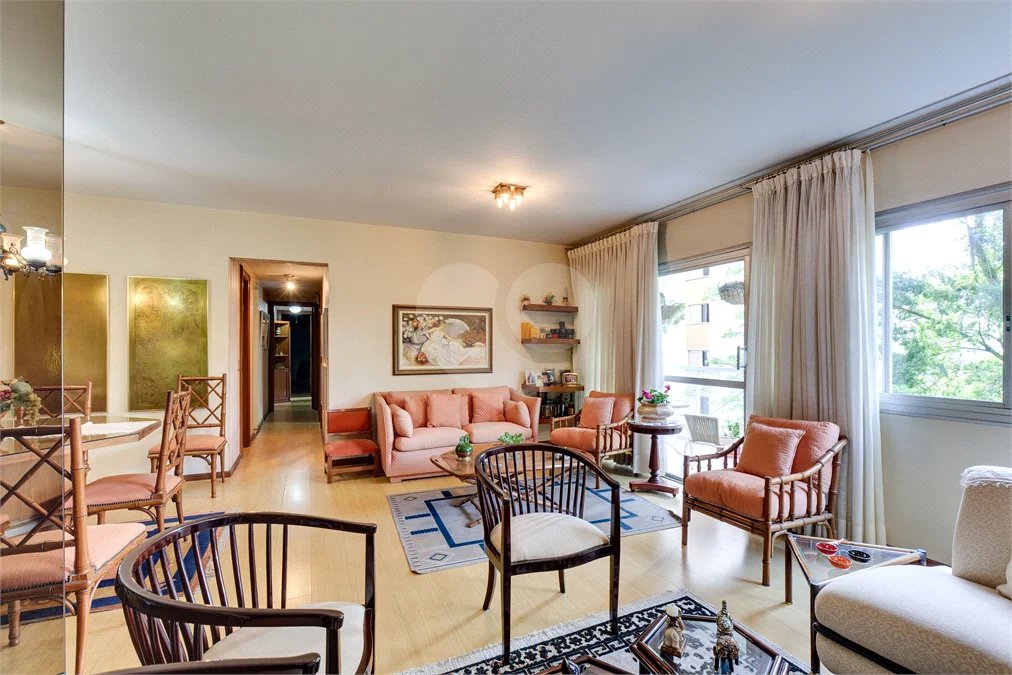 Apartamento à venda com 4 quartos, sendo 1 suíte, em Jardim Marajoara, São Paulo, SP