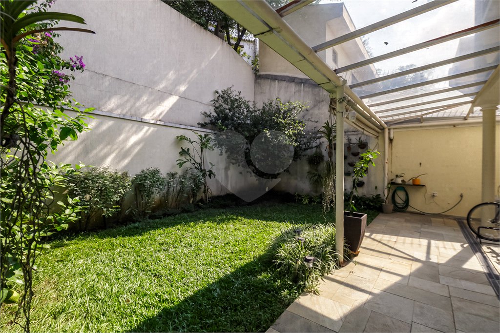 Casa à venda com 4 quartos, sendo 2 suítes, em Chácara Monte Alegre, São Paulo, SP