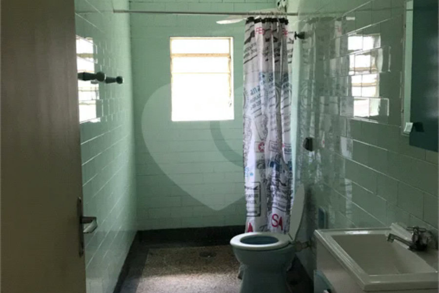 Sobrado à venda com 3 quartos em Vila Nivi, São Paulo, SP