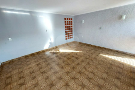 Casa térrea venda ou locação no bairro Chácara Parque Club