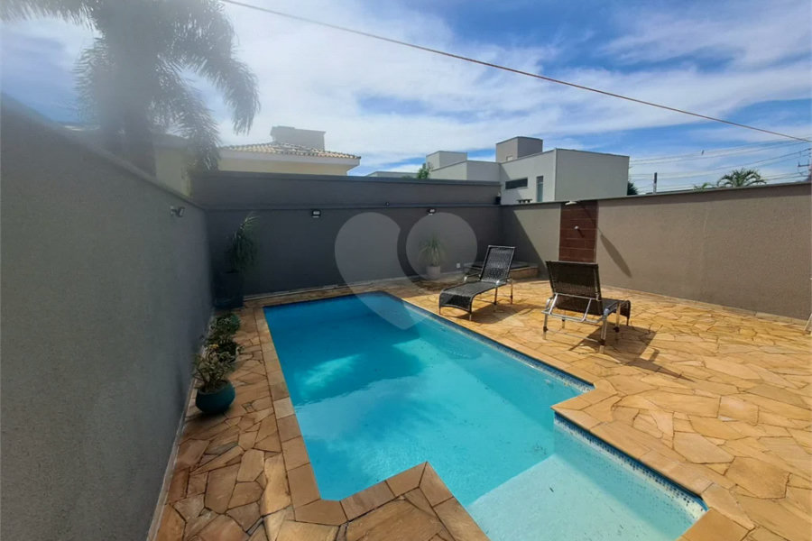 Linda Casa 3 dormitórios com piscina - R$ 950.000,00