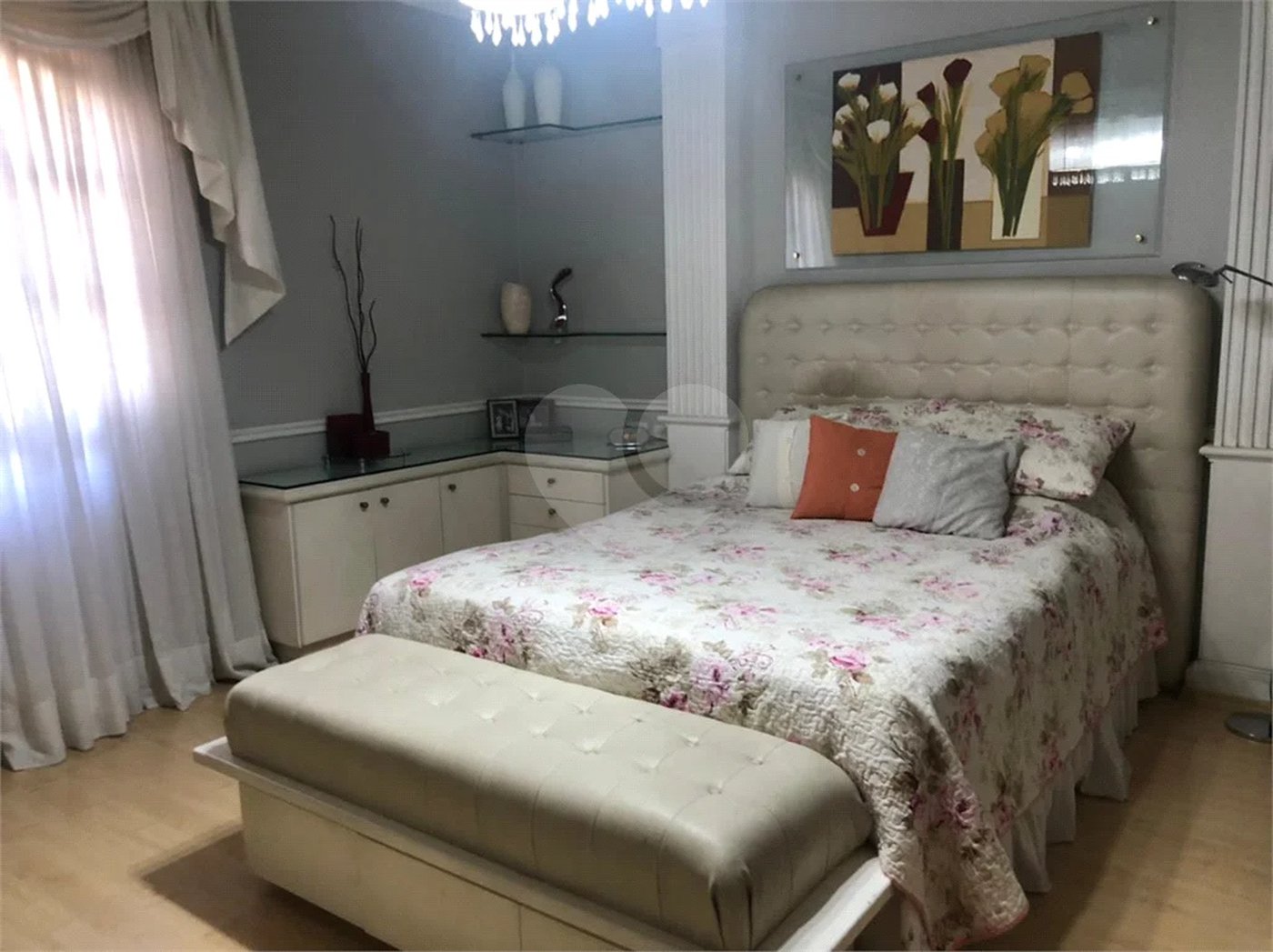 Sobrado com 363m² à venda no Alto da Moóca - 3 suítes e 6 vagas.