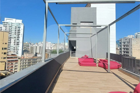 Studio com 27,61 m² a venda na Consolação com sacada