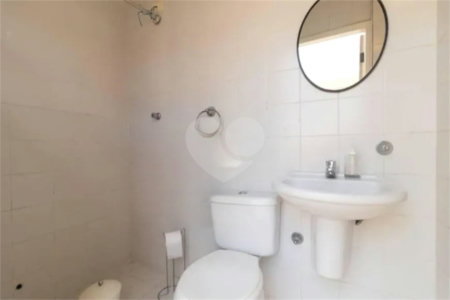 Casa com 3 dormitórios sendo 3 suítes com 03 vagas de garagem.