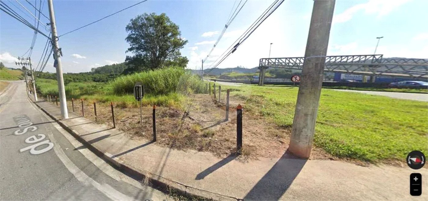 ÁREA INDUSTRIAL Á VENDA ÀS MARGENS DA ROD. PRES.DUTRA/GUARAREMA