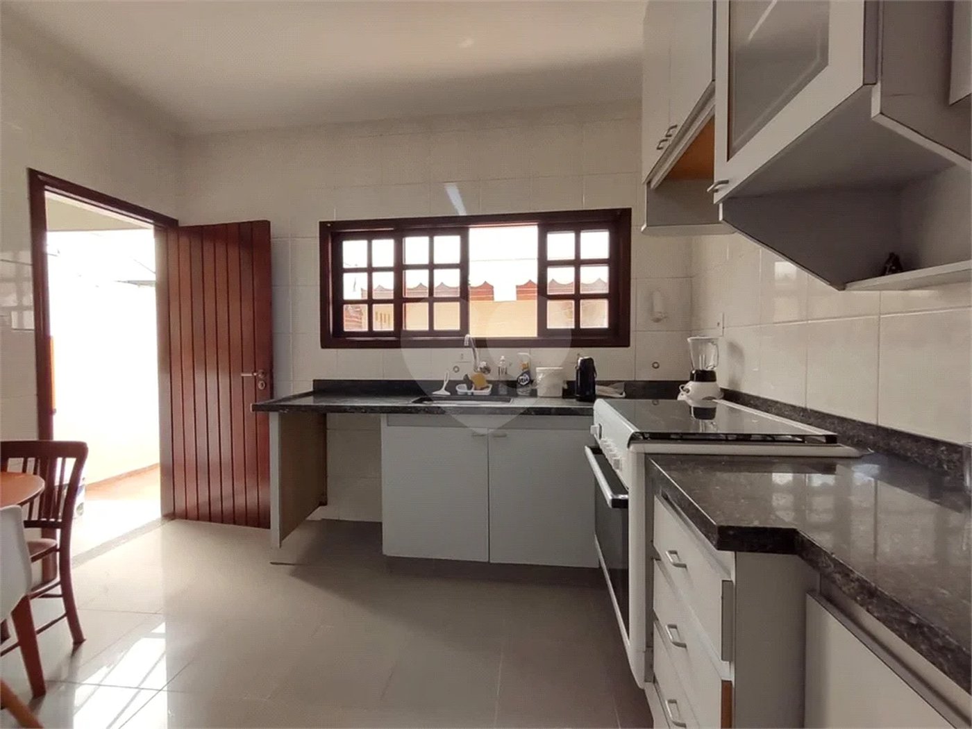 Linda casa à venda no bairro Santa Maria em São Caetano do Sul, 257 m², 3 quartos (1 suíte) e 6 vagas de garagem