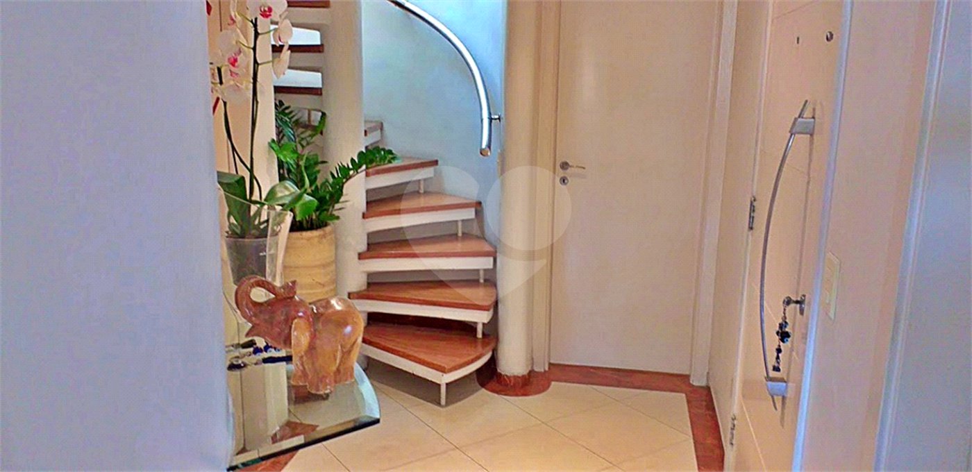 Cobertura à venda com 4 quartos, sendo 3 suítes, em Campo Belo, São Paulo, SP