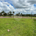 Terreno no condomínio Damha Golf em frente área de lazer com 1.404,40 m²