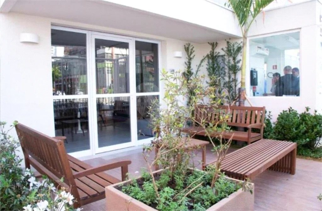 Apartamento 32 m2, com 1 dormitório e 01 vaga de garagem