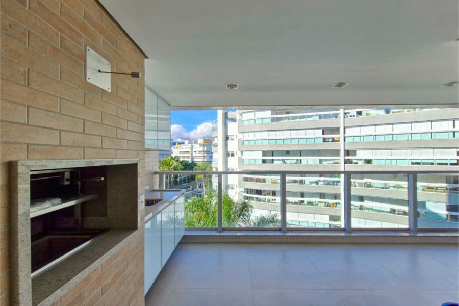 Apartamento à venda com 3 quartos, sendo 1 suíte,  em Riviera de São Lourenço, Bertioga, SP
