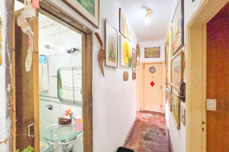 Apartamento na Vila Mariana, 3 quartos, 2 banheiros, 2 vagas.