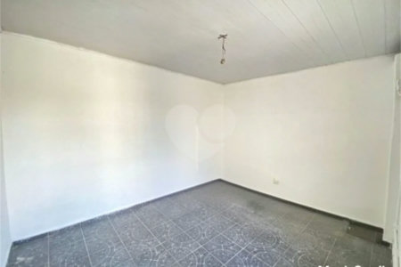 Casa com 224m², 3 dormitórios, 4 vagas, à venda na Vila Ema.