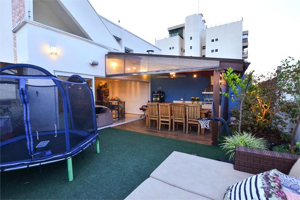 Cobertura à venda com 3 quartos, sendo 1 suíte, em Pinheiros, São Paulo, SP