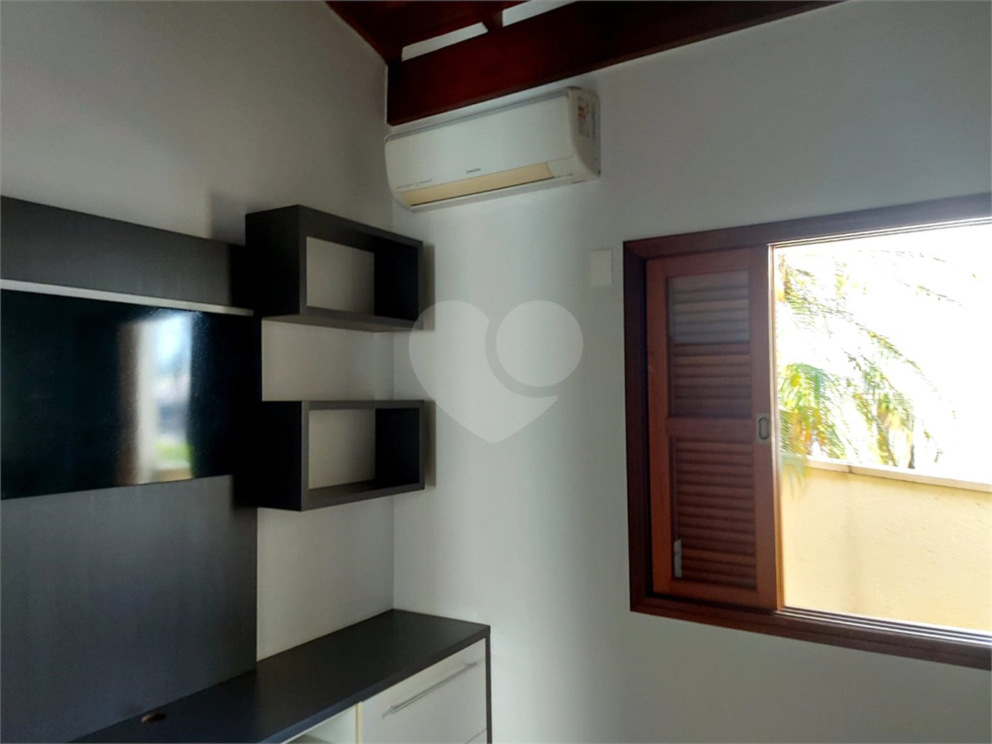 Casa charmosa e elegante localizada no deslumbrante Condomínio Villagio Capriccio Louveira SP