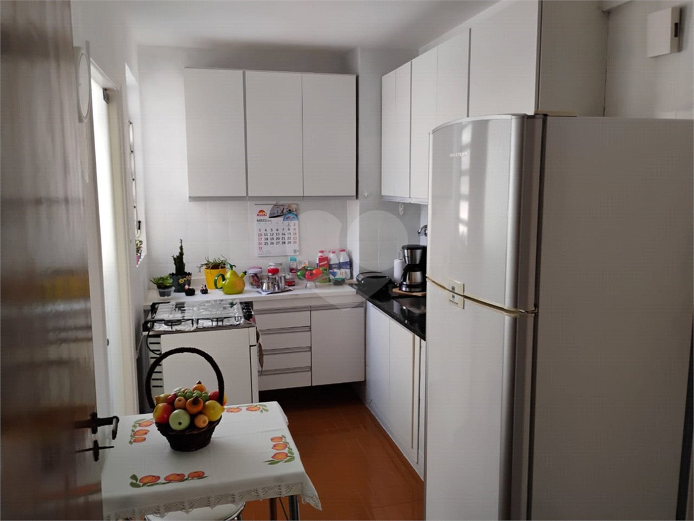 Vende-se apartamento no Jardim Aeroporto com 03 dormitórios