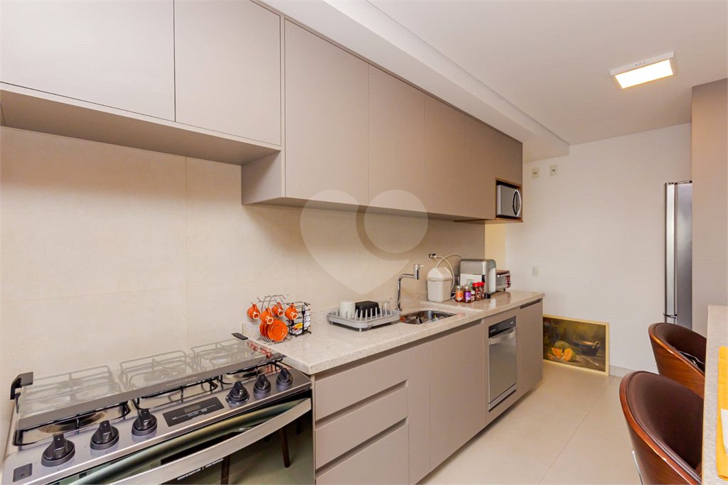 Apartamento à Venda na Vila Mariana com 163m², 3 Suítes e Varanda Gourmet