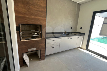 Casa Assobradada com 3 suítes na Vila Thais em Atibaia